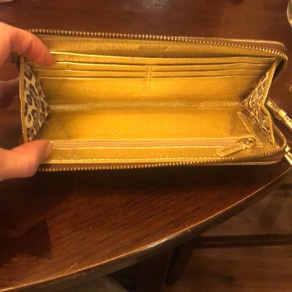 Coach Poppy Gold Accordion Zip Around Wallet Wristlet - Picture 4 of 4
